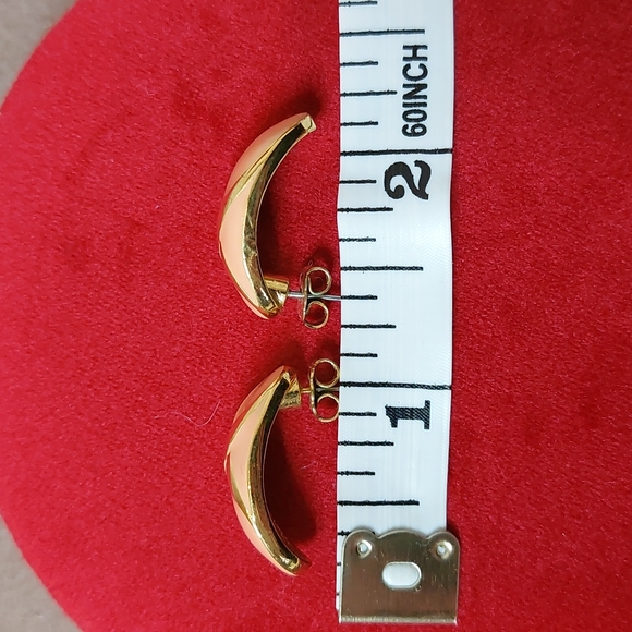 1970's enamel cuff bracelet and earring set - Picture 5 of 7